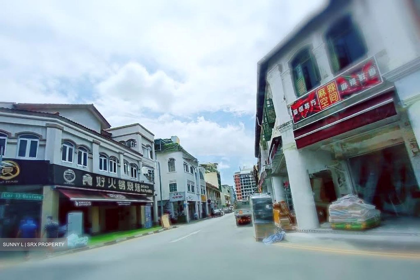 Geylang Road (D14), Retail #585781761